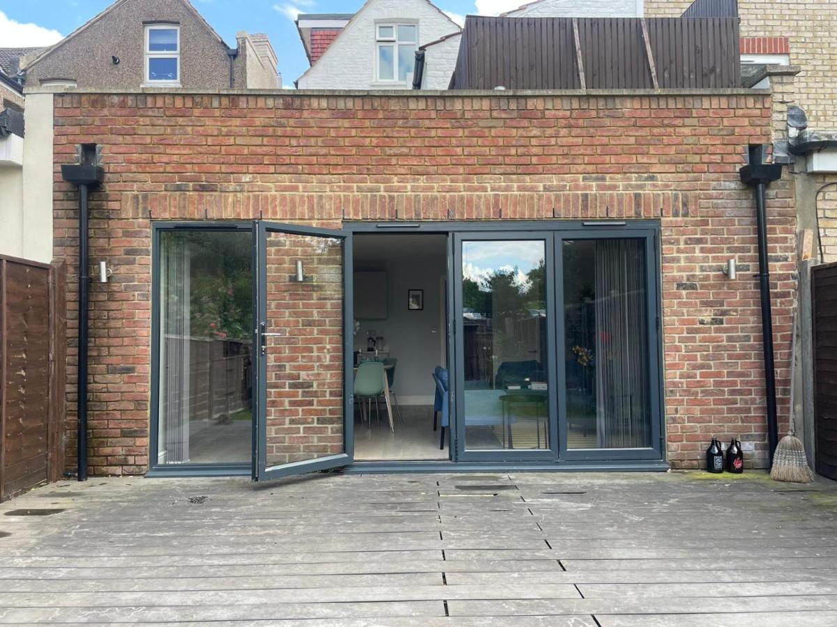 Ferienwohnung Wonderful 3 Bed Flat With Private Garden In Wimbledon - 1 The Queens London Exterior foto